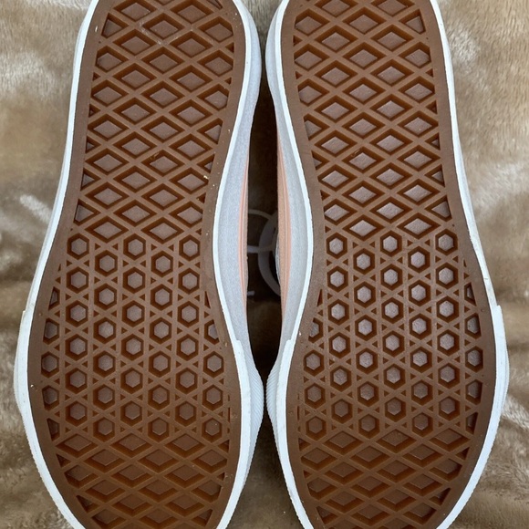 NWOT Van’s Kids Sk8-Hi Zip Sneaker in Pastel Color Block - Picture 5 of 6